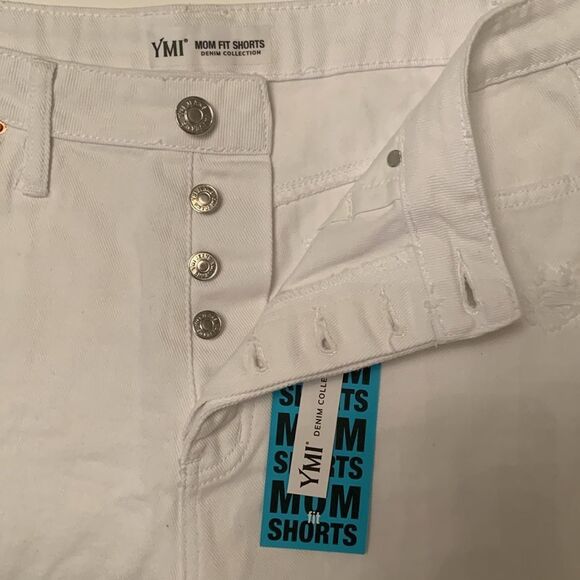 NWT Ymi  Mom Fit White Distressed Denim Shorts Button Closure Size 13/31 - Picture 7 of 9